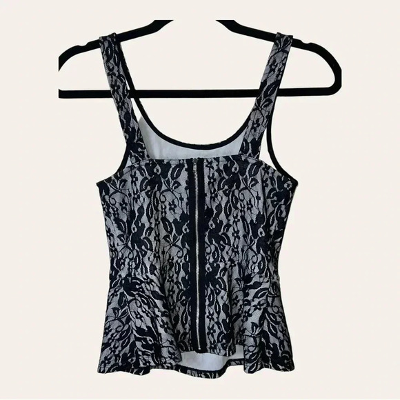 0864. EXPRESS TANK TOP LIKE BLOUSE FULL ZIPPER IN BACK LACE OVERLAY SIZE‎ XS - Picture 6 of 10
